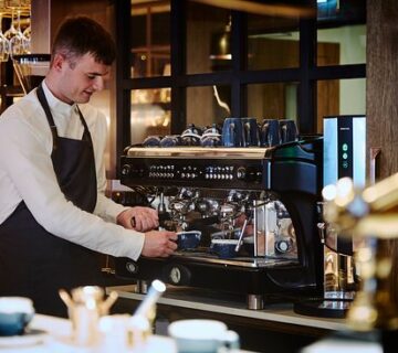 profesi barista hotel