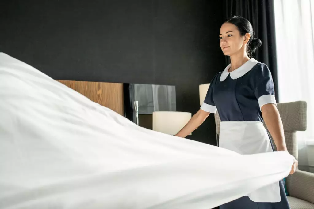 cara kerja housekeeping hotel