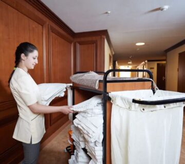 tugas housekeeping hotel