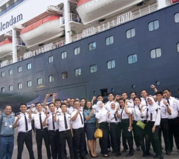 bahasa inggris hospitality untuk kapal pesiar