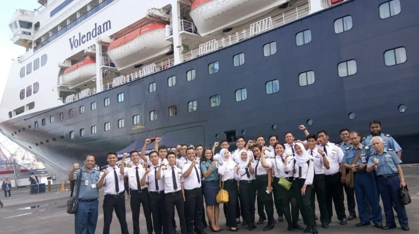 bahasa inggris hospitality untuk kapal pesiar