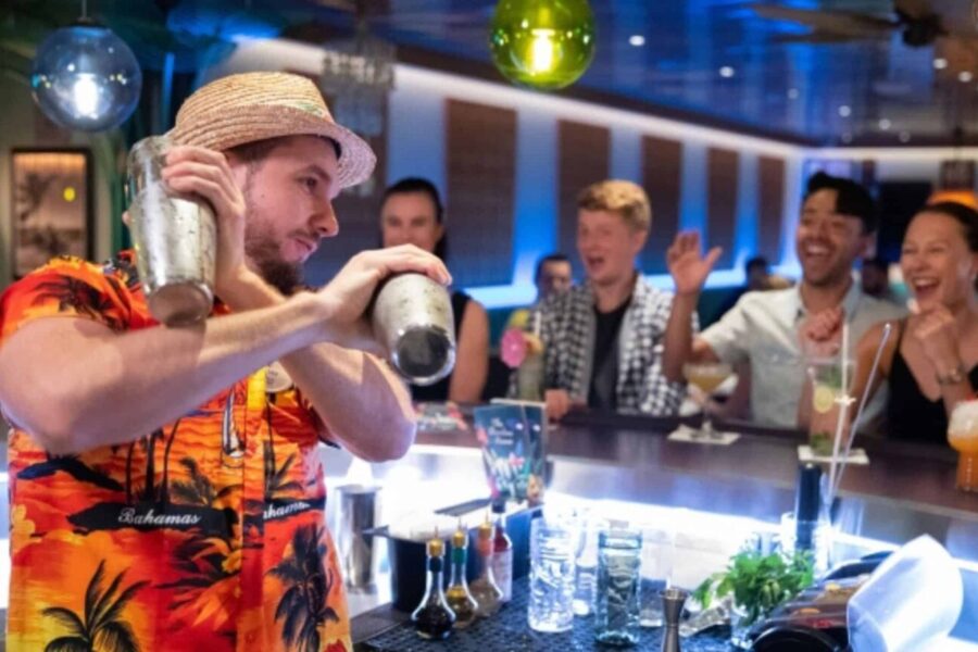 bartender kapal pesiar